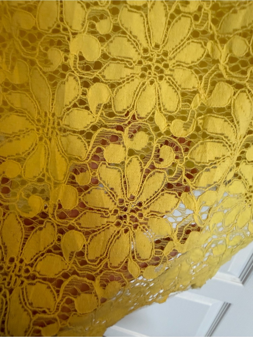 BB Dakota Yellow Floral Lace Sleeveless Top – Size S - Picture 5 of 9